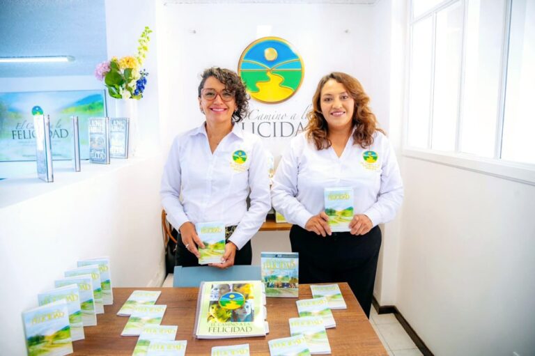 inauguracion-sala-El-Camino-a-la-Felicidad-Quito-2024_Pilar-Guatumillo-y-Noemi-Ortiz